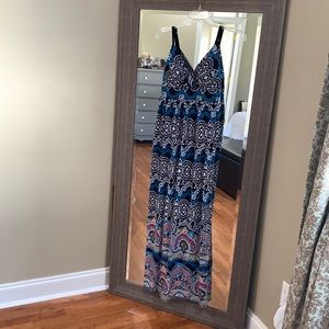 Unique patterned maxi dress. Size L. Brand Derek Heart.